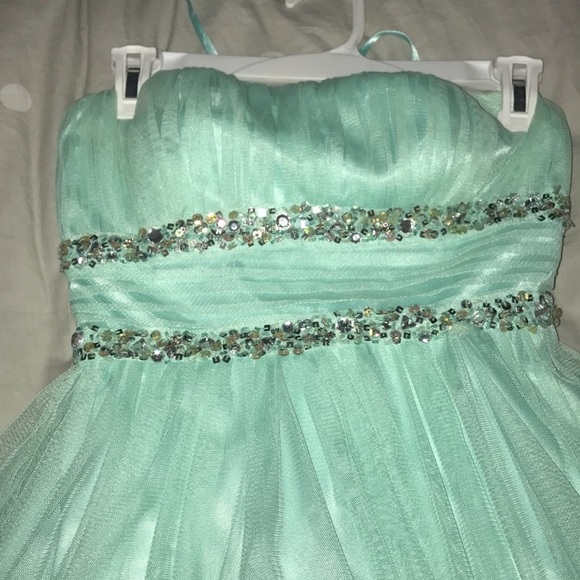 PROM DRESS - Picture 3 of 3